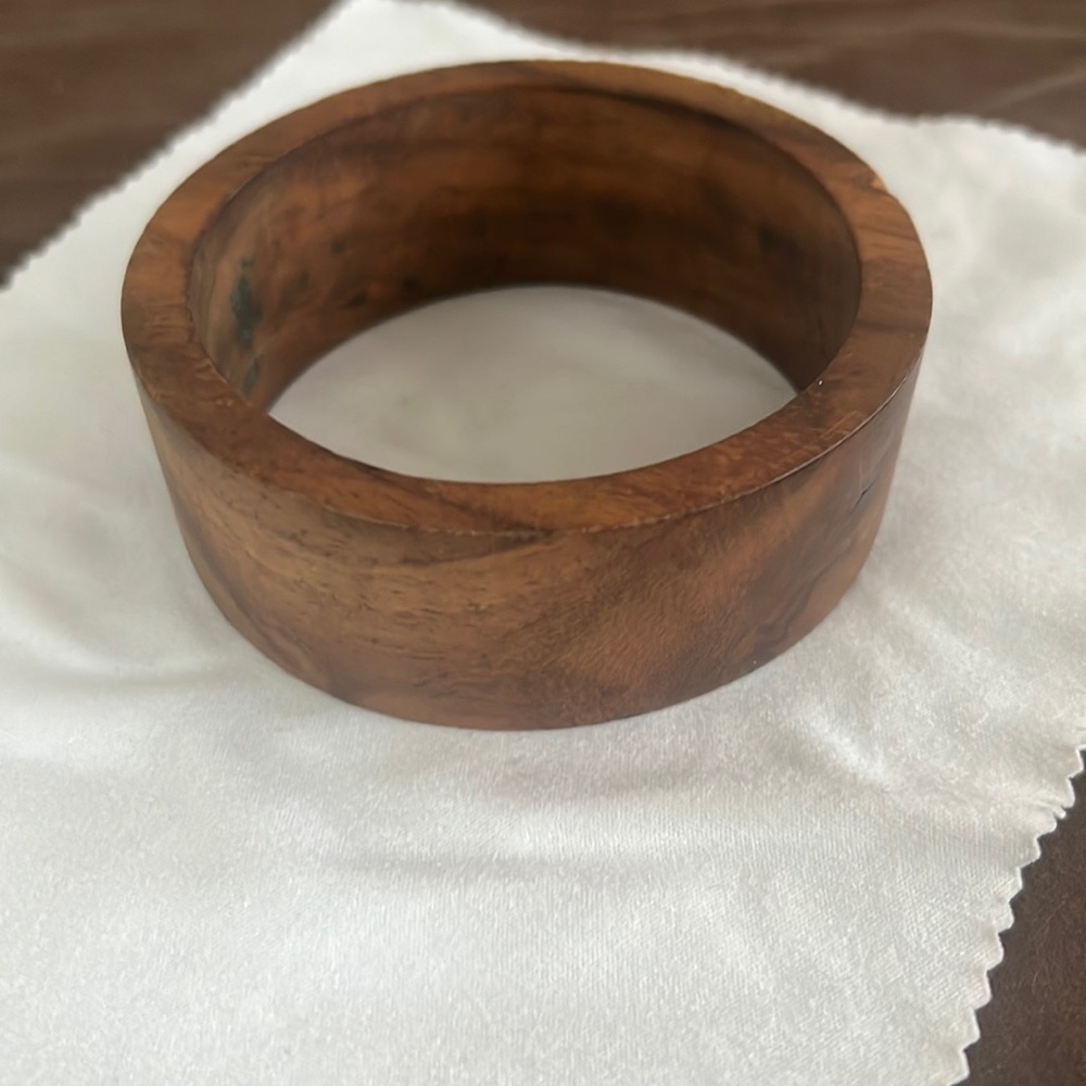 Chuncky wooden bangle